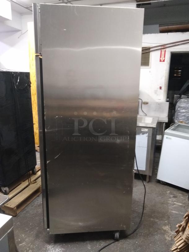 Everest Refrigeration EBR1 27 Inch One Section Solid Door Upright Reach-In Refrigerator 21 Cubic Feet - Image 2 of 4