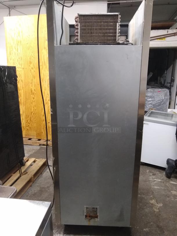 Everest Refrigeration EBR1 27 Inch One Section Solid Door Upright Reach-In Refrigerator 21 Cubic Feet - Image 3 of 4