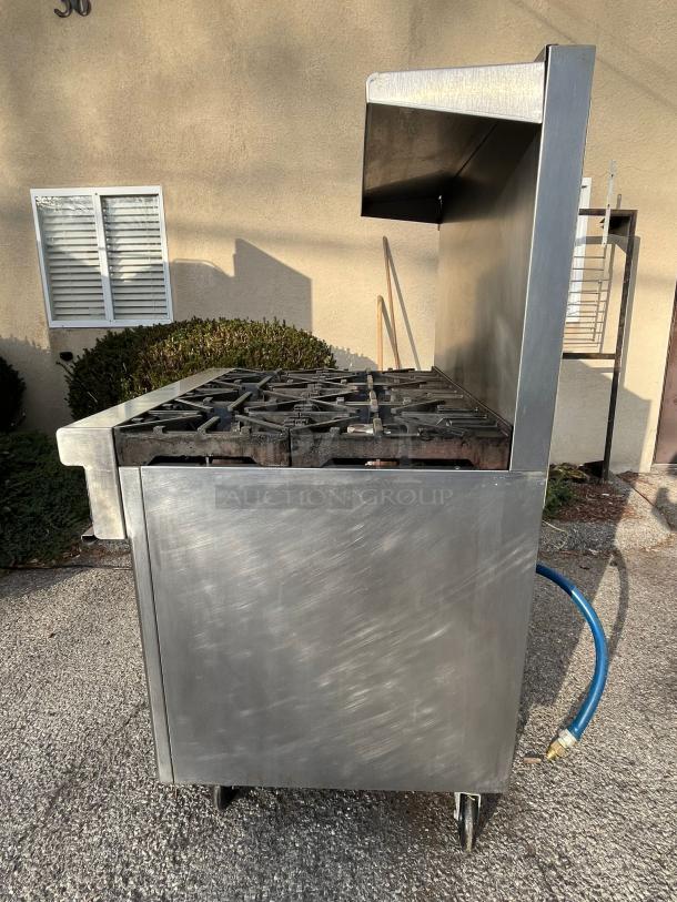 Southbend S36D(NATGAS) 36" 6 Burner Natural Gas Restaurant Range w/ Standard Oven - Image 2 of 6