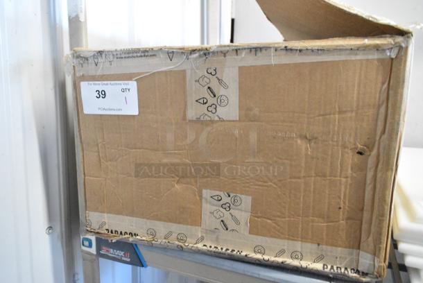 BRAND NEW SCRATCH AND DENT! Paragon 9135 Countertop Electric Funnel Cake Fryer. 120 Volts, 1 Phase. - Image 3 of 3