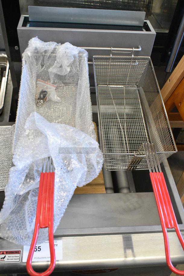 BRAND NEW SCRATCH AND DENT! 2024 Avantco 177FF100N Stainless Steel Commercial Floor Style Natural Gas Powered 100 Pound Capacity Deep Fat Fryer w/ 2 Metal Fry Baskets. 150,000 BTU. - Image 3 of 6