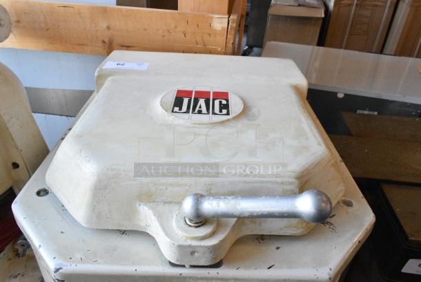 JAC Div D20 Metal Commercial Floor Style Dough Divider. 208-240 Volts, 3 Phase. - Image 4 of 7