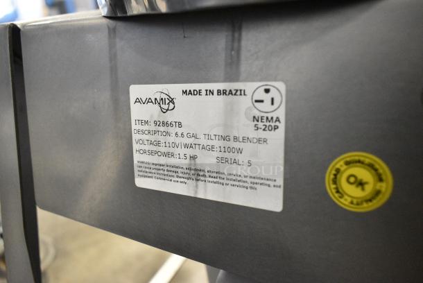 BRAND NEW SCRATCH AND DENT! AvaMix 92866TB Stainless Steel 6.6 Gallon Heavy-Duty Tilting Blender. 110 Volts, 1 Phase. Tested and Working! - Image 5 of 5