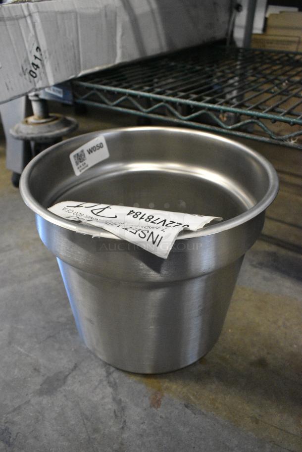 5 Various BRAND NEW! Items Including 922V78184 Vollrath 78184 Stainless Steel 7.25 Qt. Vegetable Inset, 3 Stainless Steel 1/3 Size Drop In Bins and Poly Gravy Boat. 5 Times Your Bid! - Image 6 of 7