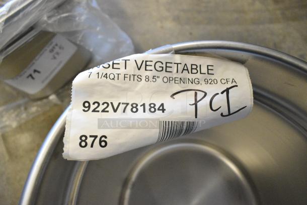 5 Various BRAND NEW! Items Including 922V78184 Vollrath 78184 Stainless Steel 7.25 Qt. Vegetable Inset, 3 Stainless Steel 1/3 Size Drop In Bins and Poly Gravy Boat. 5 Times Your Bid! - Image 7 of 7
