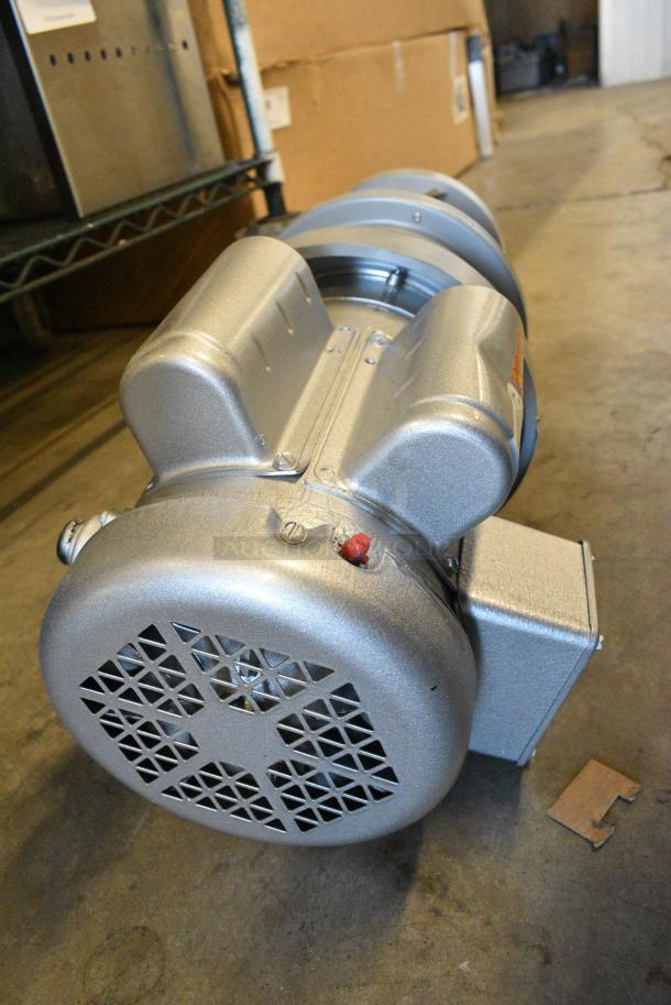 BRAND NEW SCRATCH AND DENT! Hobart FD4/50-3 Commercial Garbage Disposer with Short Upper Housing. 120/208-240 Volts. - Image 5 of 6