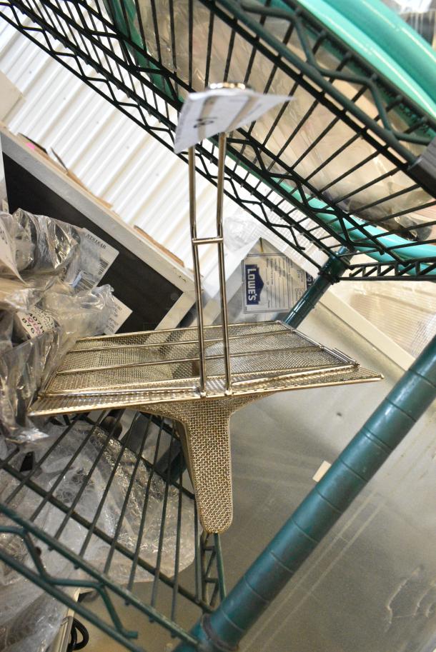 BRAND NEW SCRATCH AND DENT! Metal Fry Basket. - Image 2 of 4