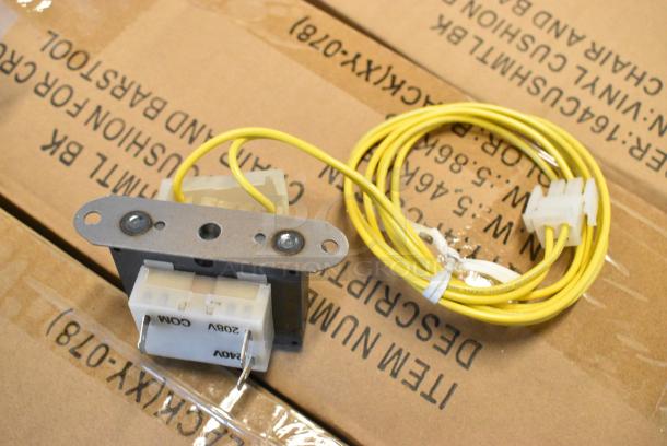 6 BRAND NEW SCRATCH AND DENT! Items Including 3 Hatco R05.30.081.00 Leg, HPM234429 Moffat M234429 Transformer, HP2004116900 Vulcan 00-411690-00002 Timer 240v, 541700237 Main Street Equipment 541700237 Safety Thermopile for Floor Fryers. 6 Times Your Bid! - Image 4 of 9