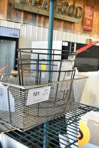 4 BRAND NEW SCRATCH AND DENT! Items Including 3 176STRND7BK Acopa 7" Round Black Metal Display Stand, HP3004992230 Vulcan 00-499223-00004 Basket, Twin Gr85. 4 Times Your Bid!