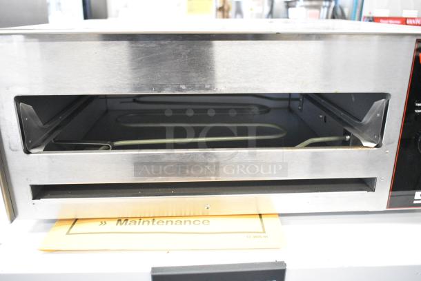2021 Wisco 561A Stainless Steel Commercial Electric Powered Snack Oven / Pizza Oven. 120 Volts, 1 Phase. Tested and Working! - Image 4 of 5