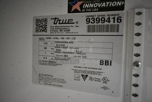 2018 True GDM-41SL-48-HC-LD Metal Commercial 2 Door Reach In Cooler Merchandiser w/ Poly Coated Racks. 115 Volts, 1 Phase. Tested and Working! - Image 3 of 7