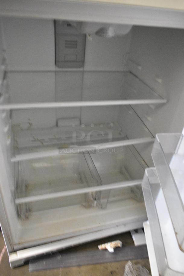 Whirlpool WRT511SZDW00 Metal Cooler w/ Freezer. 115 Volts, 1 Phase. Tested and Working! - Image 4 of 6