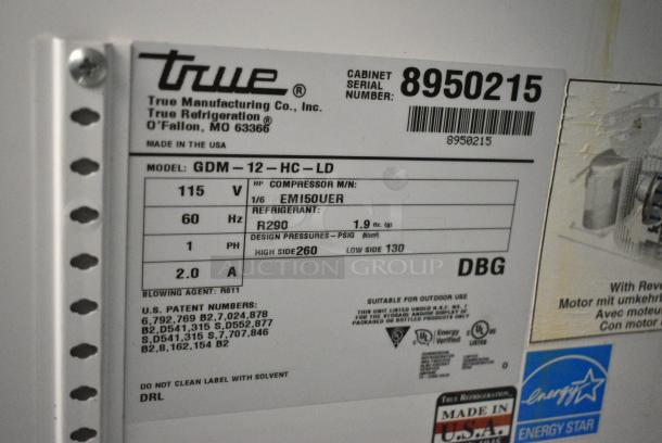 2016 True GDM-12-HC-LD Metal Commercial Single Door Reach In Cooler Merchandiser w/ Poly Coated Racks. 115 Volts, 1 Phase. Tested and Powers On But Does Not Get Cold - Image 4 of 4