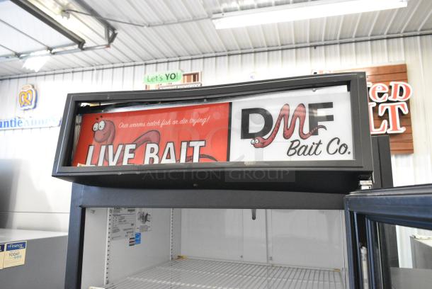 True GDM-26-LD Metal Commercial Single Door Reach In Cooler Merchandiser w/ Poly Coated Racks. 115 Volts, 1 Phase. Tested and Working! - Image 4 of 5