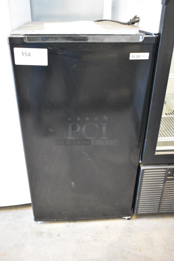 Igloo IRF32BK Mini Cooler. 115 Volts, 1 Phase. Tested and Powers On But Does Not Get Cold - Image 1 of 5