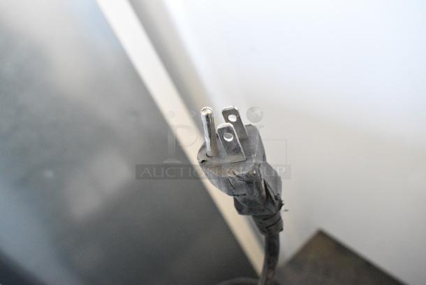 Igloo IRF32BK Mini Cooler. 115 Volts, 1 Phase. Tested and Powers On But Does Not Get Cold - Image 3 of 5