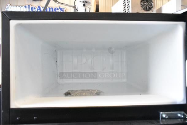 Galanz GL31BK Mini Cooler w/ Freezer. 115 Volts, 1 Phase. Tested and Working! - Image 3 of 8