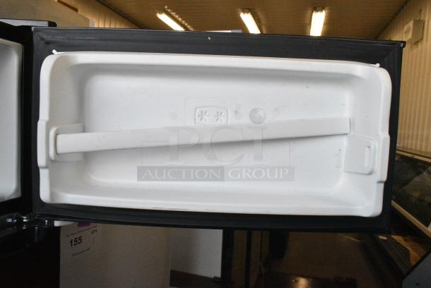Galanz GL31BK Mini Cooler w/ Freezer. 115 Volts, 1 Phase. Tested and Working! - Image 4 of 8