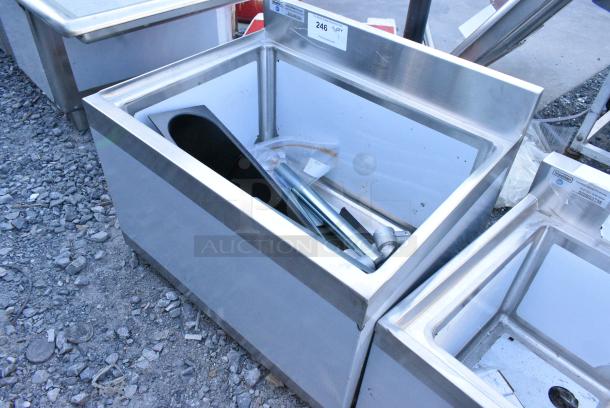 BRAND NEW SCRATCH AND DENT! Steelton 522UIB1824 18" x 24" Underbar Ice Bin with Bottle Holders - 77 lb. - Image 3 of 3