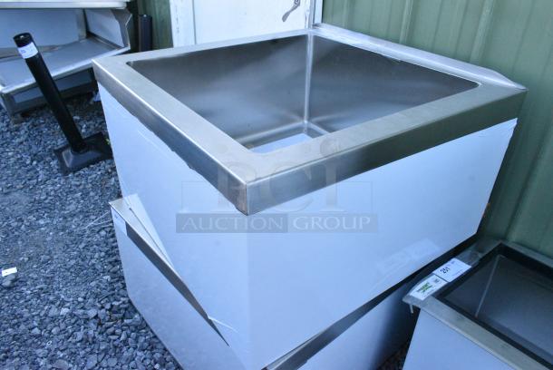 BRAND NEW SCRATCH AND DENT! Steelton 522MS242412 24" x 24" x 12" 16 Gauge 304 Stainless Steel One Compartment Floor Mop Sink - Image 2 of 4