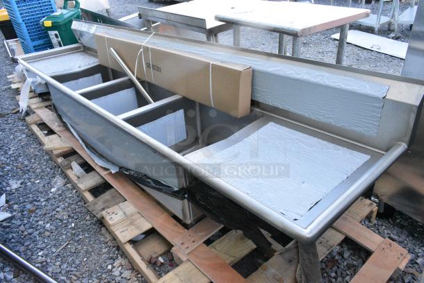 BRAND NEW SCRATCH AND DENT! Regency Stainless Steel 3 Bay Sink w/ Dual Drain Boards. - Image 2 of 4