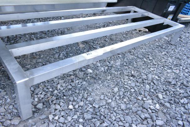 BRAND NEW SCRATCH AND DENT! Regency 600DUN24608 60" x 24" x 8" Aluminum Dunnage Rack - 1850 lb. Capacity - Image 1 of 3