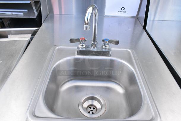 QualServ Stainless Steel Single Bay Portable Sink on Commercial Casters. - Image 2 of 3