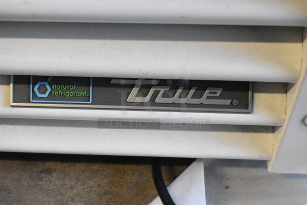 2021 True TSCI-600R-G-PH Metal Commercial Single Door Reach In Cooler Merchandiser w/ Poly Coated Racks. 115 Volts, 1 Phase. Tested and Working! - Image 2 of 4