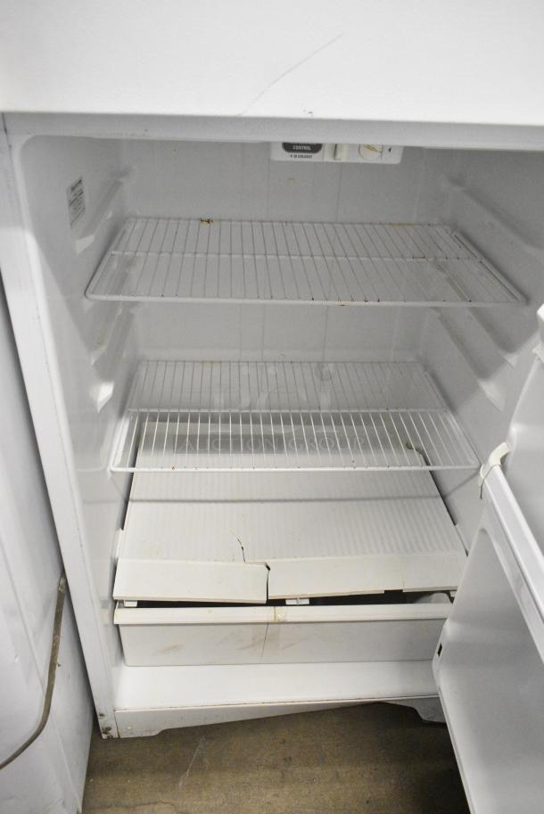 General Electric GE STS15ABMDRWW Metal Cooler w/ Freezer. 115 Volts, 1 Phase. Tested and Working! - Image 5 of 7