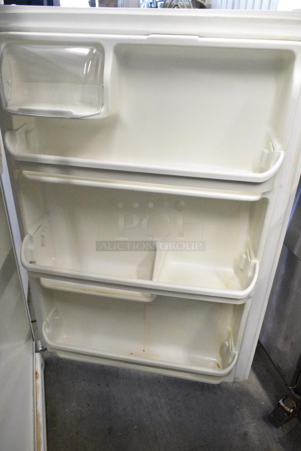 Frigidaire Metal Cooler w/ Freezer. 115 Volts, 1 Phase. Tested and Working! - Image 6 of 7