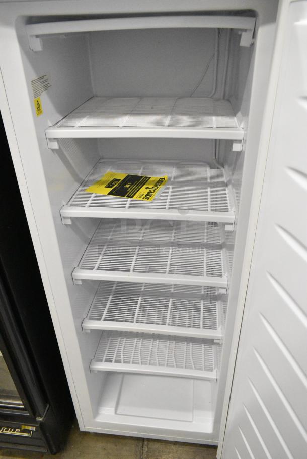 Thomson TFRF690 Single Door Reach In Freezer. 115 Volts, 1 Phase. Tested and Powers On But Does Not Get Cold - Image 3 of 4