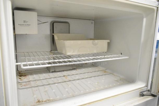 Maytag M1TXEGMYW00 Cooler w/ Freezer. 115 Volts, 1 Phase. Tested and Powers On But Does Not Get Cold - Image 3 of 7