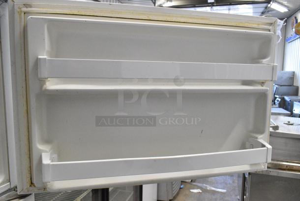 Maytag M1TXEGMYW00 Cooler w/ Freezer. 115 Volts, 1 Phase. Tested and Powers On But Does Not Get Cold - Image 4 of 7