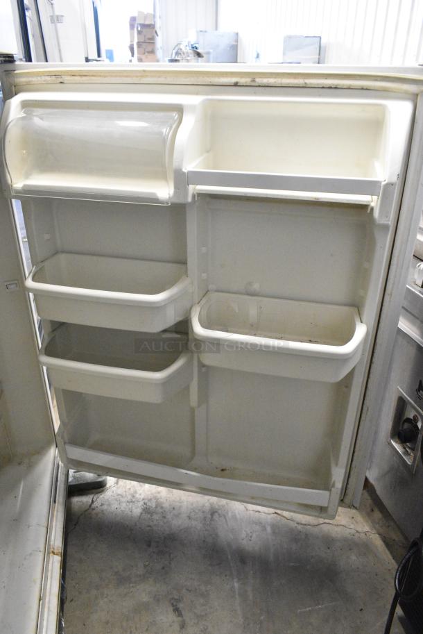 Maytag M1TXEGMYW00 Cooler w/ Freezer. 115 Volts, 1 Phase. Tested and Powers On But Does Not Get Cold - Image 6 of 7