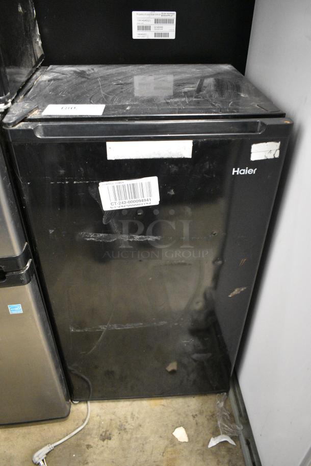 Haier HC33SW20RB Mini Cooler. 115 Volts, 1 Phase. Tested and Powers On But Does Not Get Cold - Image 1 of 5