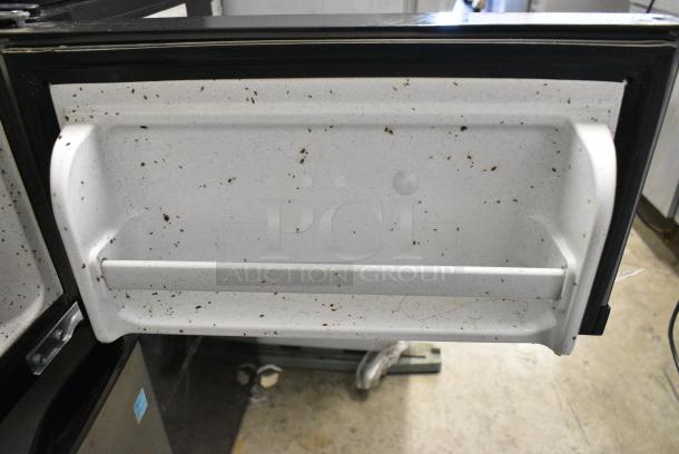 Danby DCRM31BSLDD Mini Cooler w/ Freezer. 115 Volts, 1 Phase. Tested and Powers On But Does Not Get Cold - Image 4 of 7