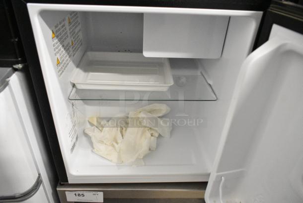 Hisense WMS017M6XBE Mini Cooler. 115 Volts, 1 Phase. Tested and Working! - Image 2 of 5