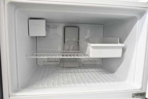 Maytag M1TXEGMYW01 Cooler w/ Freezer. 115 Volts, 1 Phase. Tested and Working! - Image 3 of 7