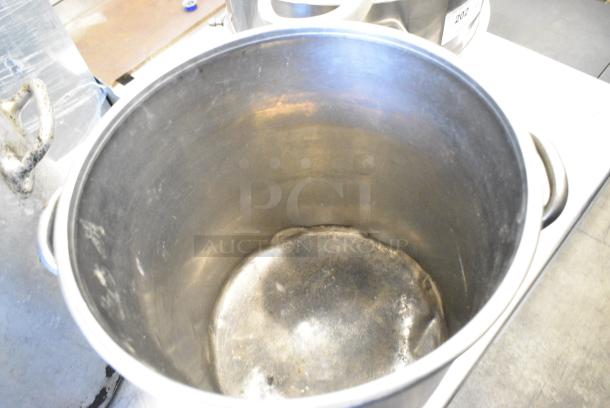 2 Various Metal Stock Pots. 2 Times Your Bid! - Image 4 of 6