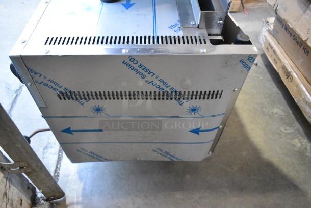 BRAND NEW SCRATCH AND DENT! Vulcan 36RB-P Stainless Steel Commercial Gas Powered Cheese Melter. - Image 5 of 8