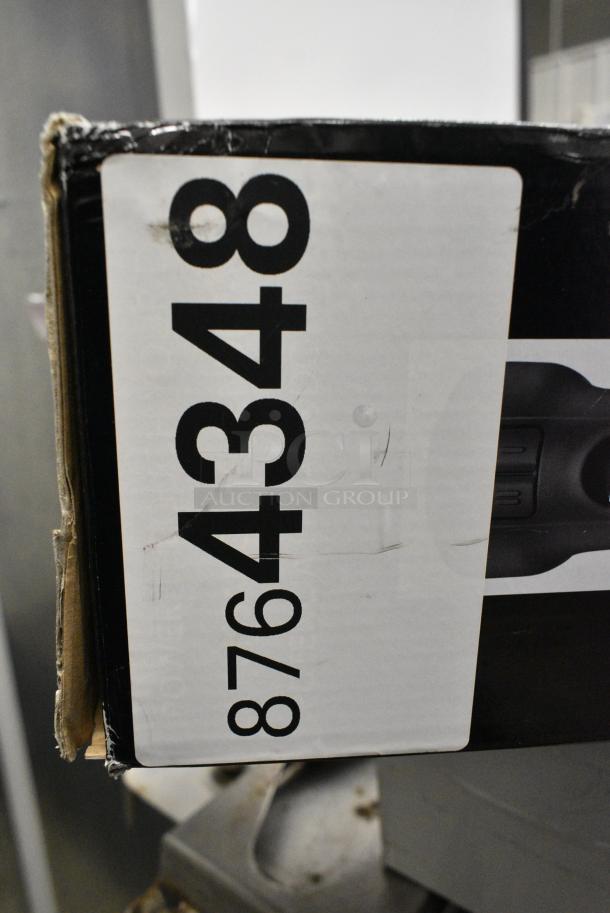 BRAND NEW SCRATCH AND DENT! KitchenAid KHBC312OB 300 Series 12" Two-Speed Immersion Blender - Image 4 of 4
