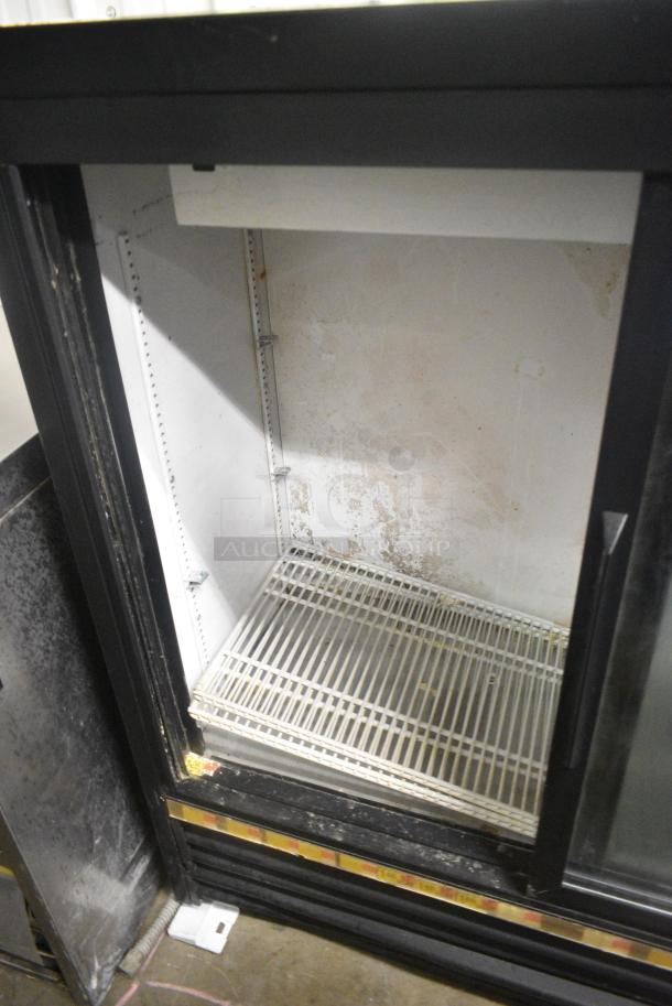 2018 True GDM-41SL-48-HC-LD Metal Commercial 2 Door Reach In Cooler Merchandiser w/ Poly Coated Racks. 115 Volts, 1 Phase. Tested and Working! - Image 5 of 7