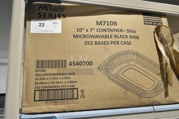 BRAND NEW IN BOX! MicroRaves M710B 10″ x 7″ Container 32 oz Microwavable Black - Image 1 of 2