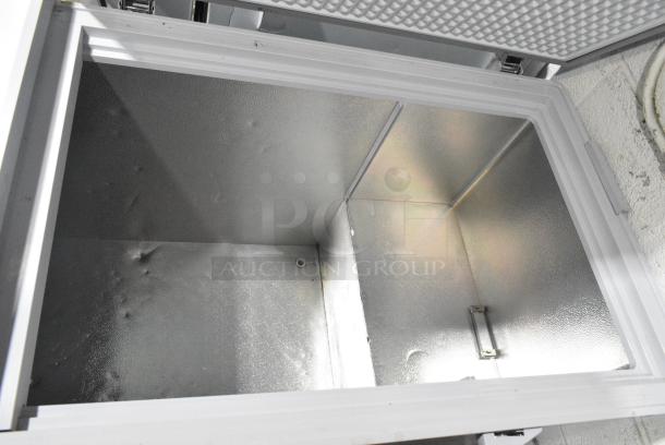 Coldline CF76 Metal Chest Freezer w/ 2 Hinge Lids. 115 Volts, 1 Phase. Tested and Powers On But Does Not Get Cold - Image 4 of 6