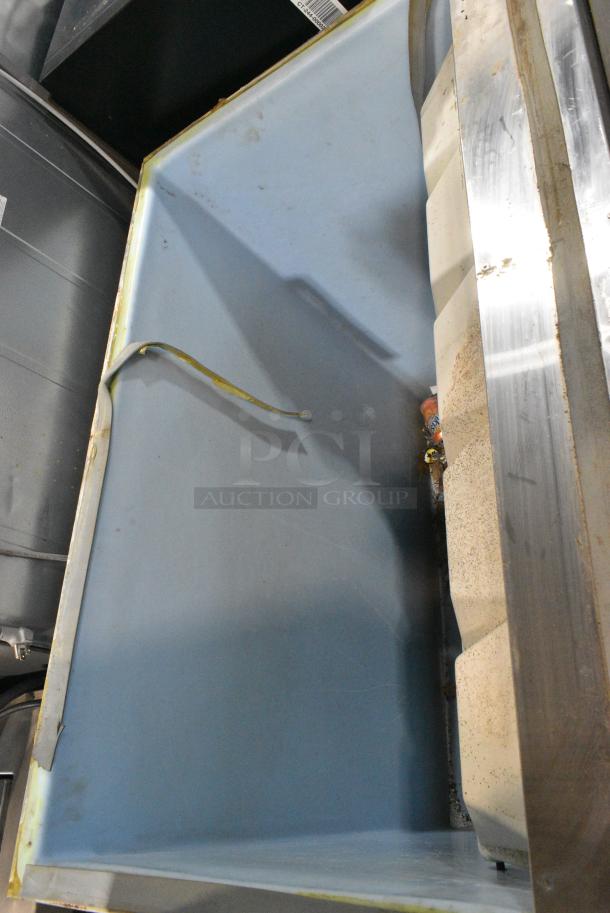 Metal Commercial Ice Bin. - Image 2 of 4