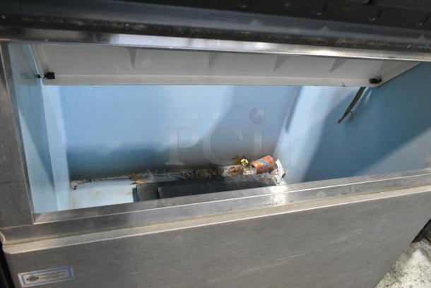Metal Commercial Ice Bin. - Image 3 of 4