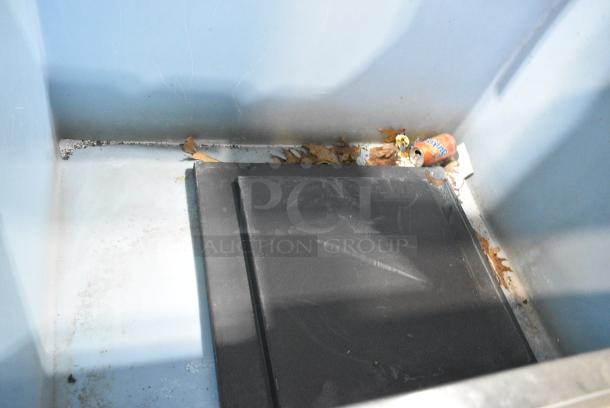 Metal Commercial Ice Bin. - Image 4 of 4