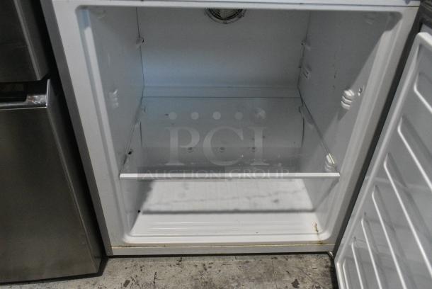 Blomberg Stainless Steel Cooler w/ Freezer. Tested and Working! - Image 5 of 5