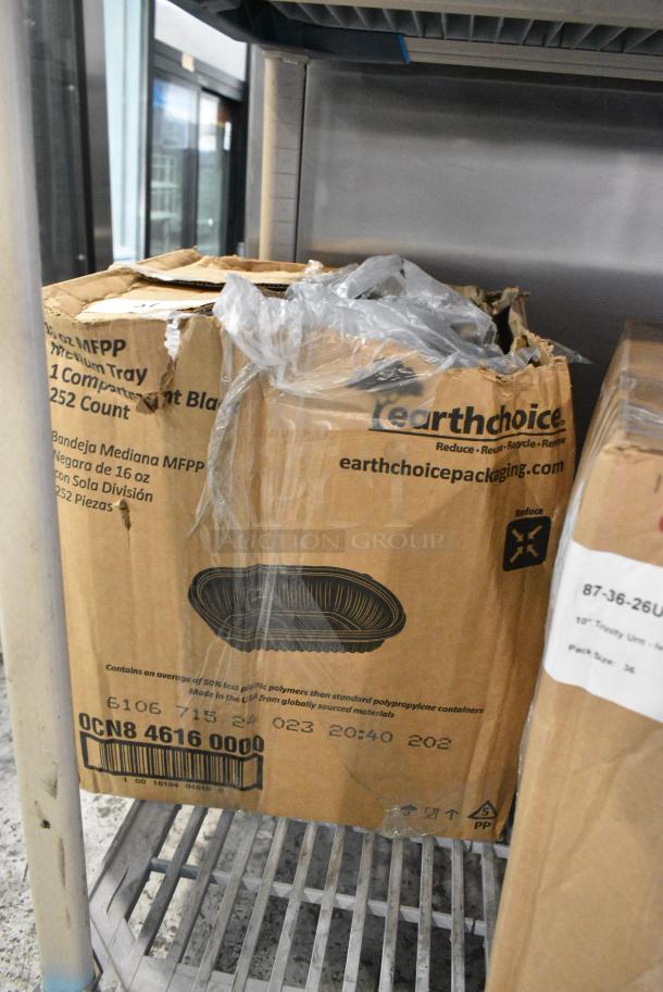 BRAND NEW IN BOX! EarthChoice OCN8 4616 0000 Plastic Container - Image 1 of 2