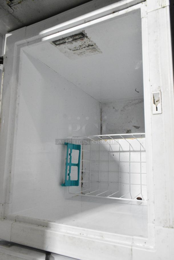 Frigidaire FFC05M5CW0 Chest Freezer, 115 Volts, 1 Phase. Tested and Powers On But Does Not Get Cold - Image 3 of 4